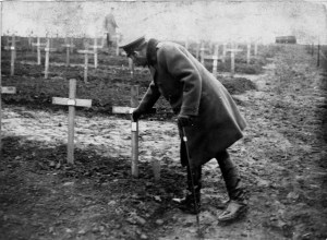 King George visiting a cemetery for American soldiers in France 1918.